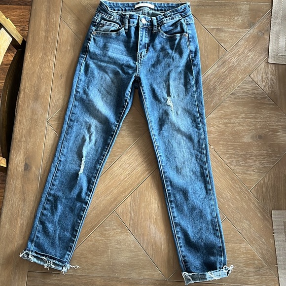 Kancan Capris - Picture 3 of 4